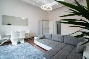 Basilika view Imperial Suite -SAS street -NEED RESERVATION FOR FREE PARKING